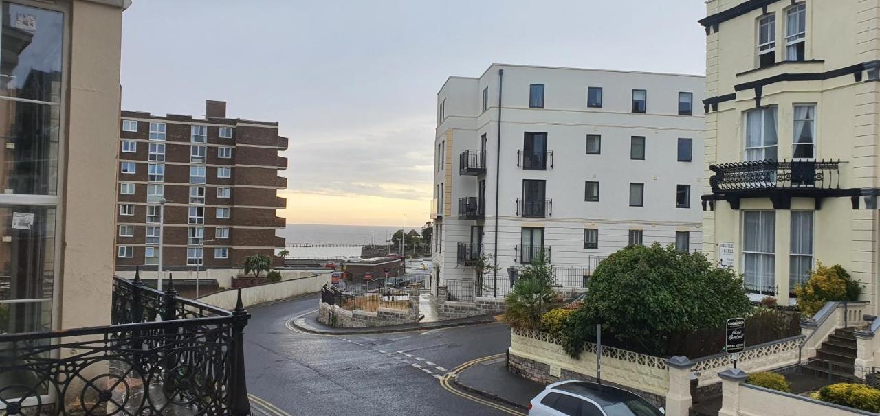 Corbiere Guest House Weston-super-Mare Buitenkant foto